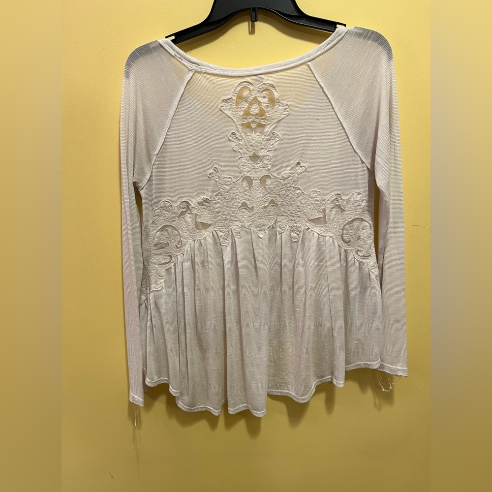 That's Amore Tee in Eggshell
Free People - Picture 2 of 4